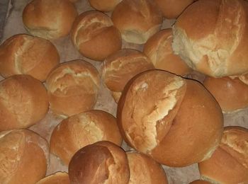 Panadería y Pastelería Modesto Marán, Óscar y Silvia variedad de panes